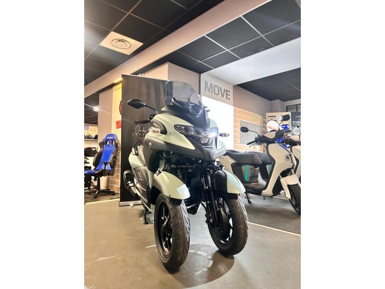 YAMAHA TRICITY 300