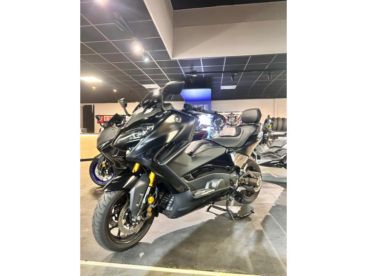 YAMAHA XP T-MAX 560 TECH MAX BLACK