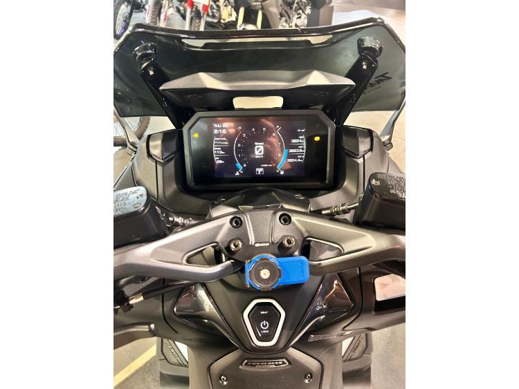 YAMAHA XP T-MAX 560 TECH MAX BLACK