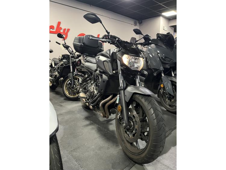 YAMAHA MT-07 (47.5CV)