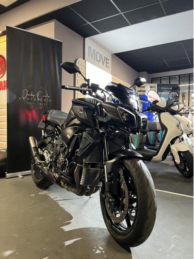 YAMAHA MT-10