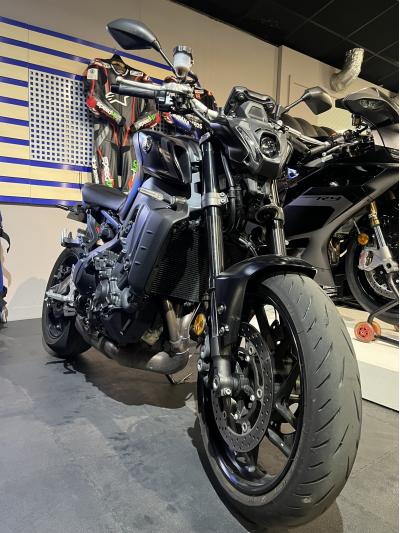 YAMAHA MT-09