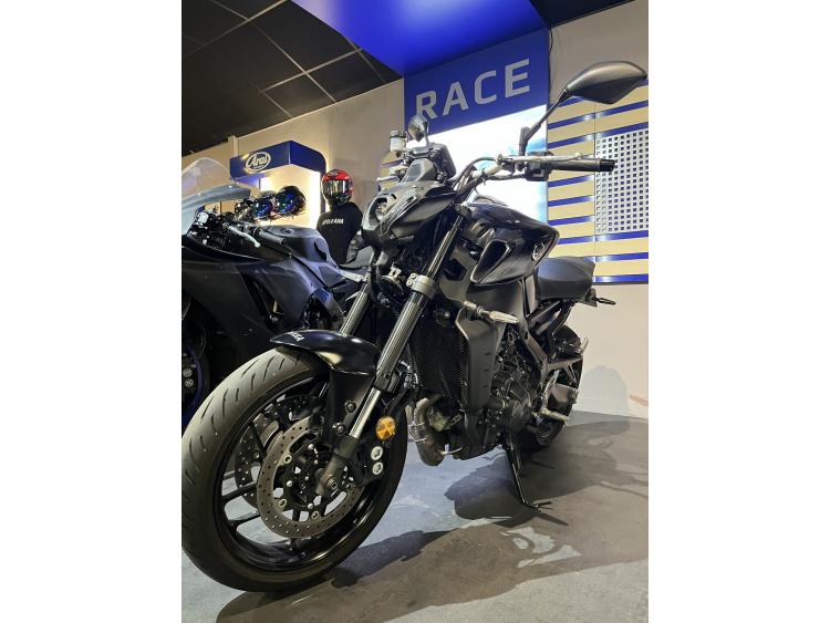 YAMAHA MT-09