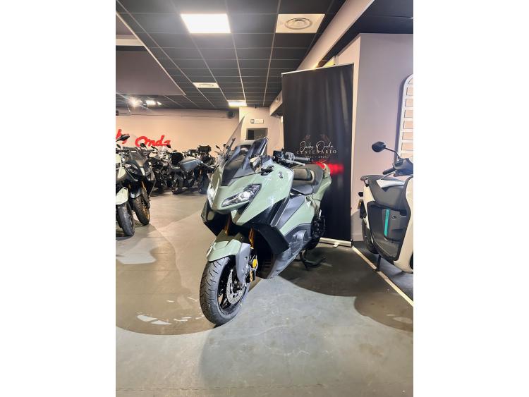 YAMAHA XP T-MAX 560 TECH MAX 