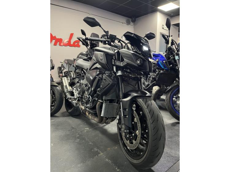 YAMAHA MT-10