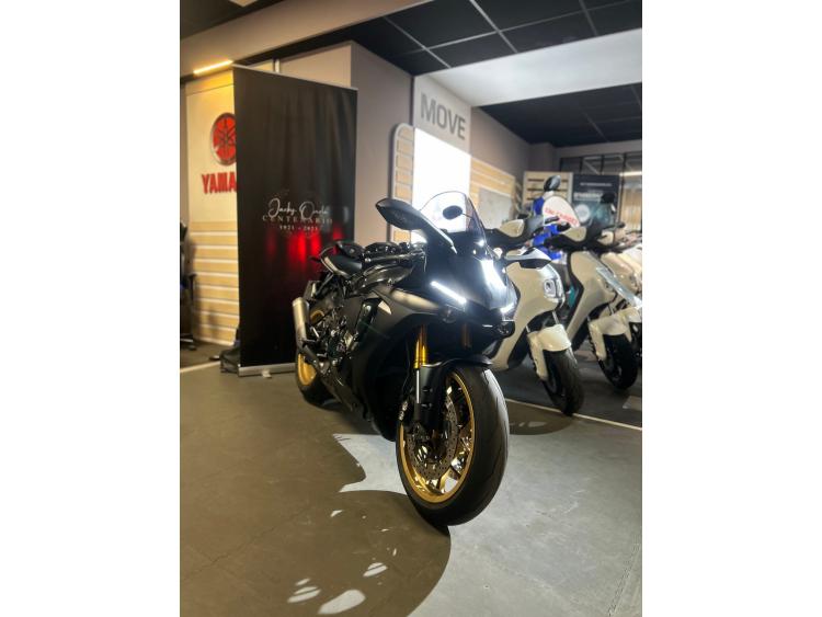 YAMAHA YZF 1000 R1 2016
