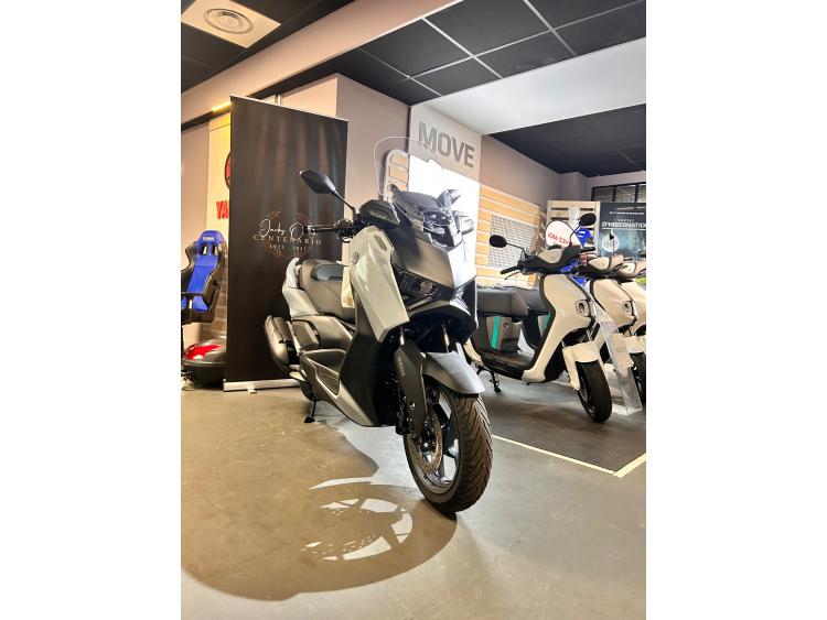 YAMAHA XMAX 125 TECH MAX CERAMIC GREY