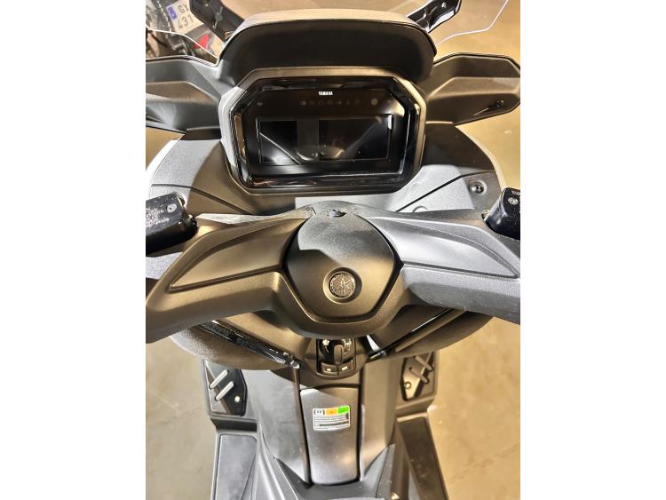 YAMAHA XMAX 125 TECH MAX CERAMIC GREY