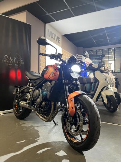TRIUMPH TRIDENT 660