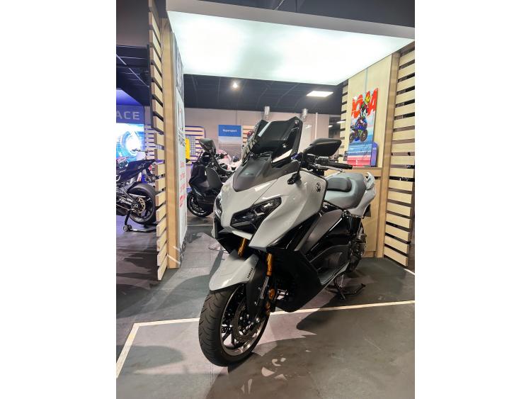 YAMAHA XP T-MAX 560 TECH MAX CERAMIC GREY 2025
