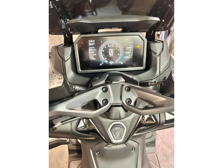 YAMAHA XP T-MAX 560 TECH MAX CERAMIC GREY 2025